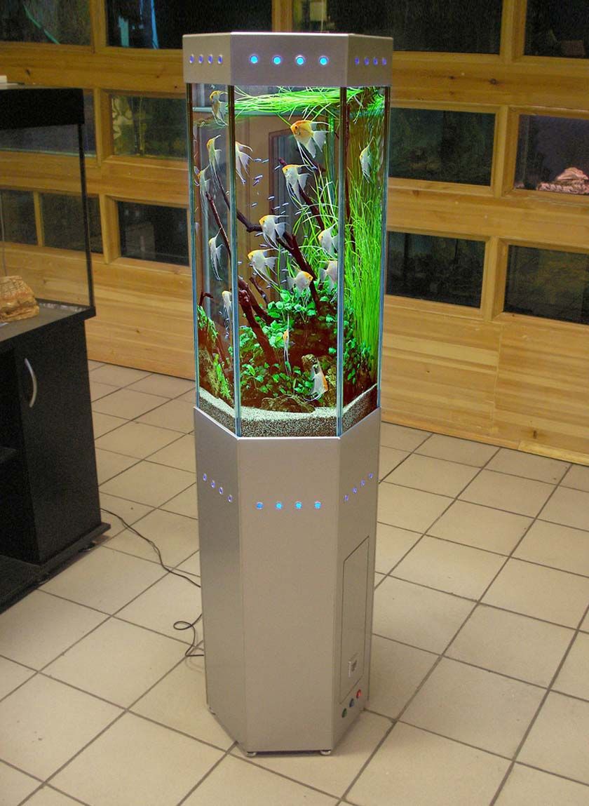 невероятный шестигранный аквариум-колонна